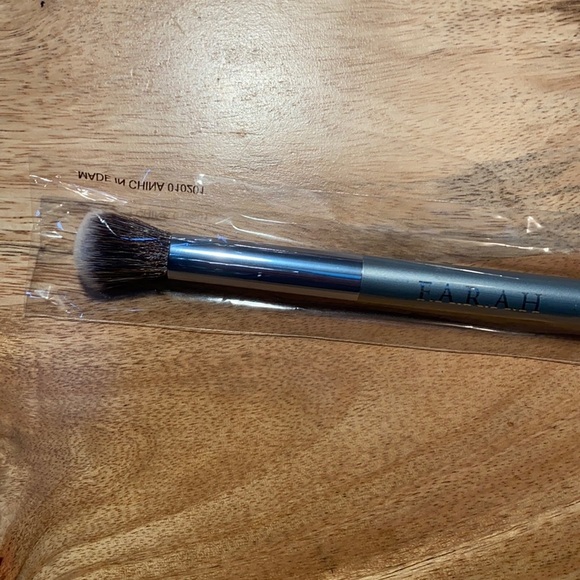 F.A.R.A.H | Conceal & Set Dual Ended Brush - Picture 2 of 5